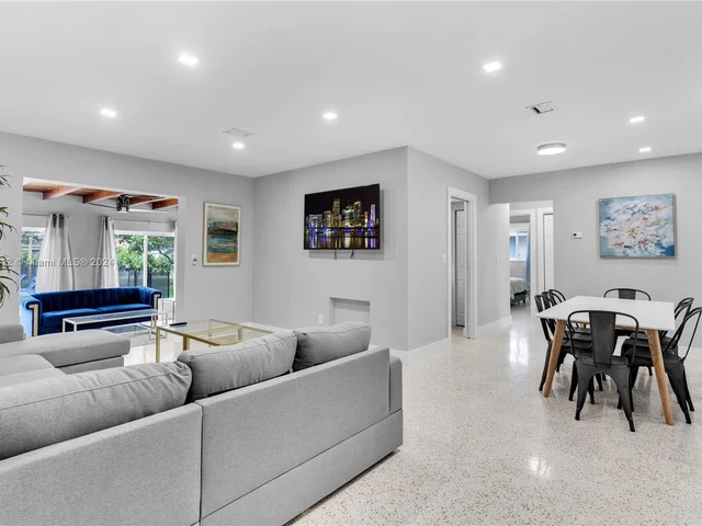 75 NW 144th St, Miami FL 33168