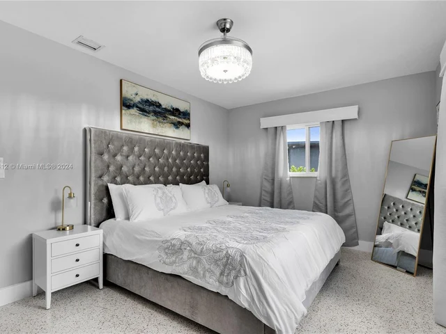 75 NW 144th St, Miami FL 33168