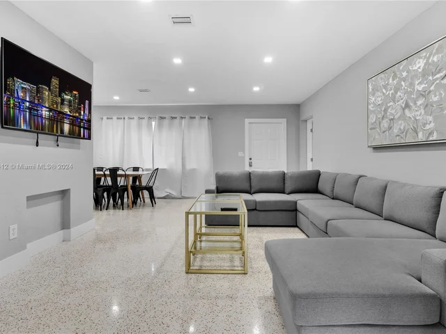 75 NW 144th St, Miami FL 33168