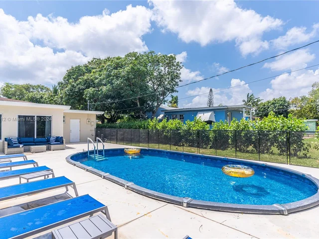 75 NW 144th St, Miami FL 33168