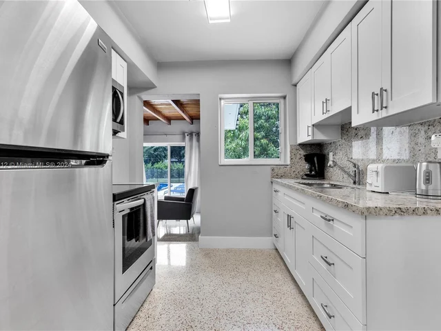 75 NW 144th St, Miami FL 33168