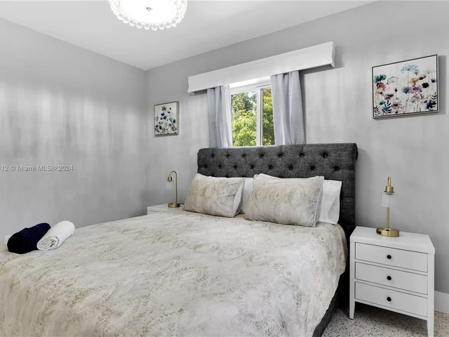 75 NW 144th St, Miami FL 33168