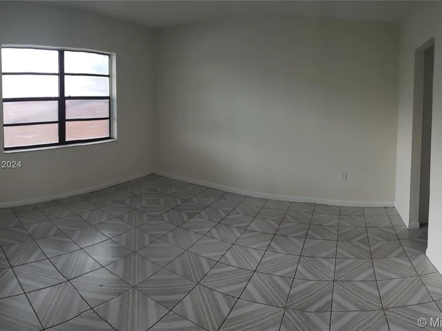 1325 W 68th St # 214, Hialeah FL 33014