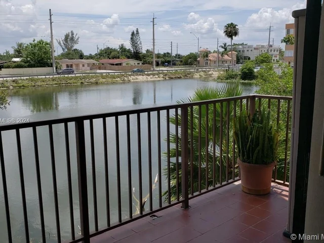 1325 W 68th St # 214, Hialeah FL 33014