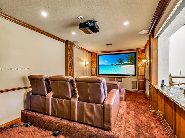 2560 Mayfair Ln, Weston FL 33327