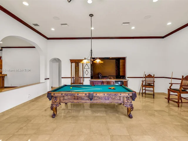 2560 Mayfair Ln, Weston FL 33327