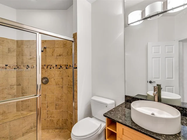 2560 Mayfair Ln, Weston FL 33327