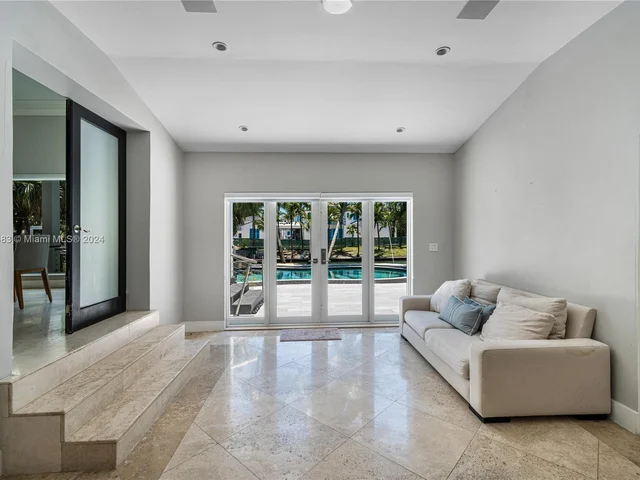 650 Lake Rd, Miami FL 33137