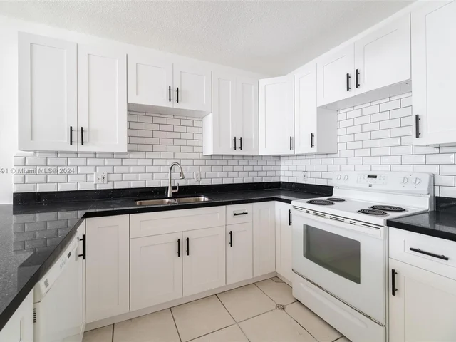 3725 S Ocean Dr # 706, Hollywood FL 33019