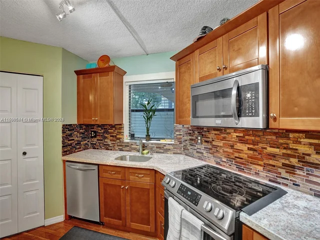 6755 W Broward Blvd # 209, Plantation FL 33317