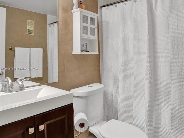 6755 W Broward Blvd # 209, Plantation FL 33317