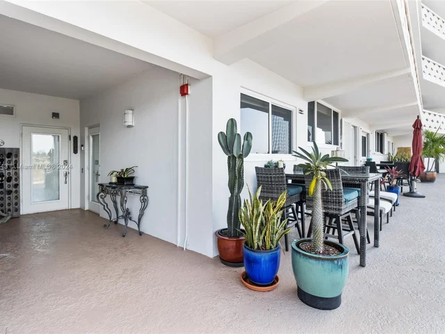 333 Sunset Dr # 104, Fort Lauderdale FL 33301