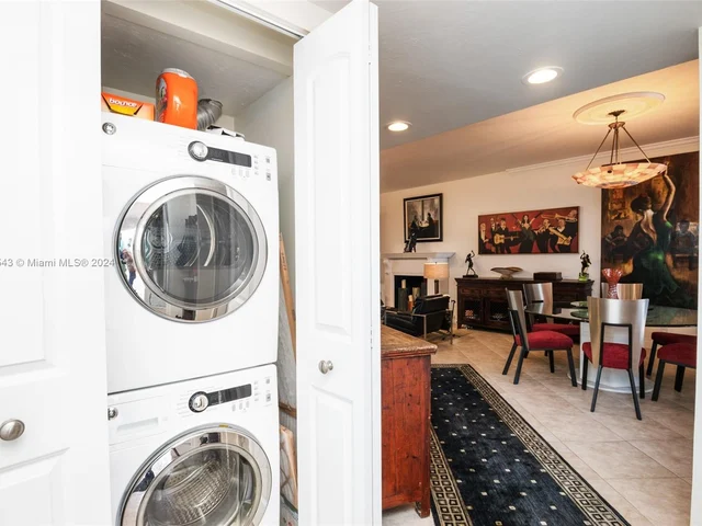 333 Sunset Dr # 104, Fort Lauderdale FL 33301