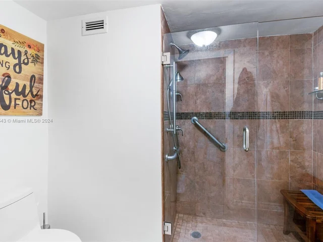 333 Sunset Dr # 104, Fort Lauderdale FL 33301