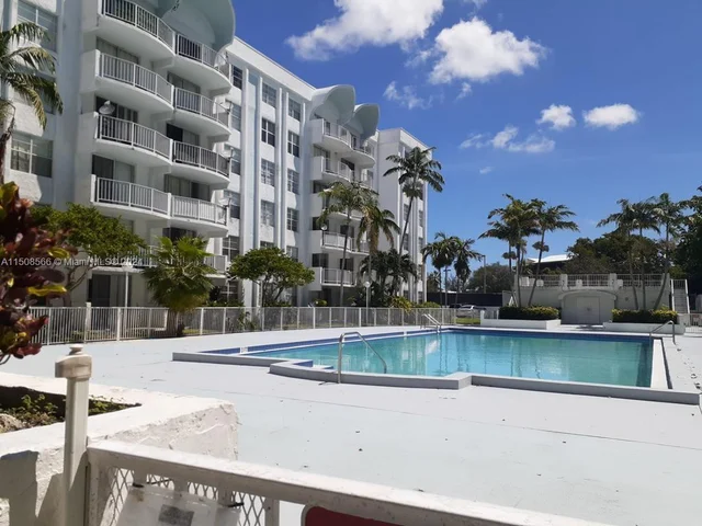 486 NW 165th Street Rd # 103, Miami FL 33169