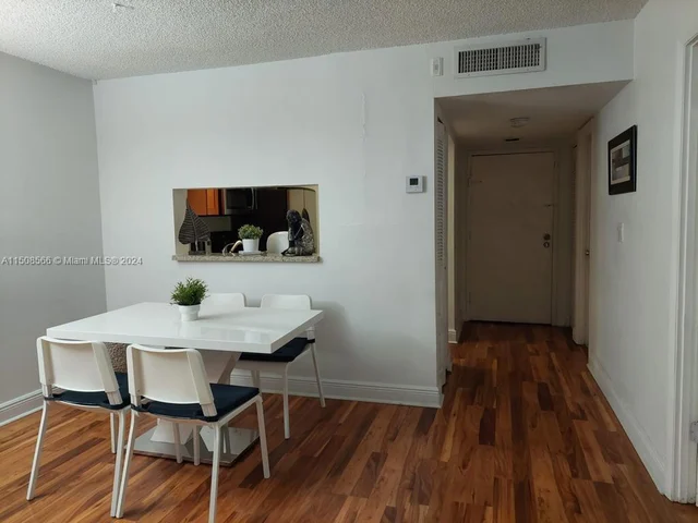 486 NW 165th Street Rd # 103, Miami FL 33169