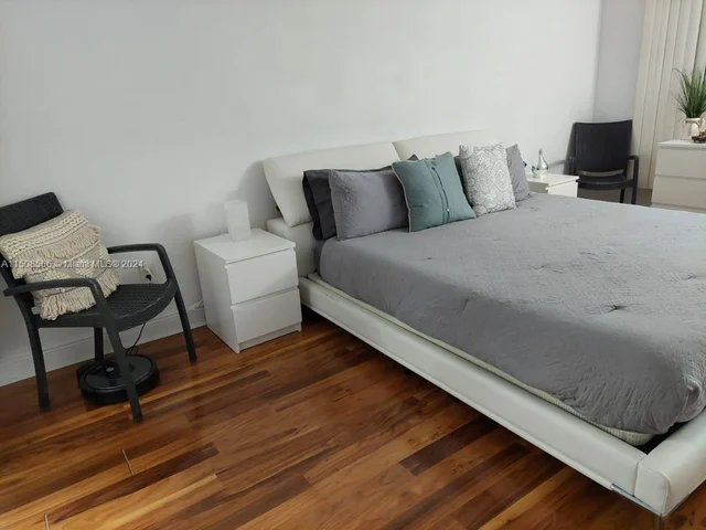 486 NW 165th Street Rd # 103, Miami FL 33169