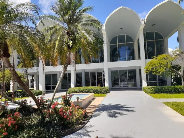 486 NW 165th Street Rd # 103, Miami FL 33169