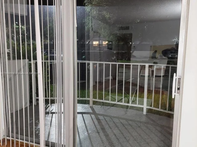 486 NW 165th Street Rd # 103, Miami FL 33169