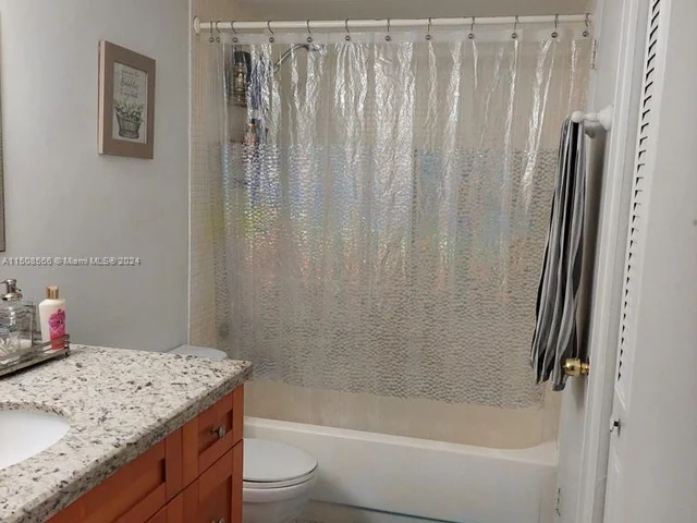 486 NW 165th Street Rd # 103, Miami FL 33169