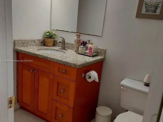 486 NW 165th Street Rd # 103, Miami FL 33169