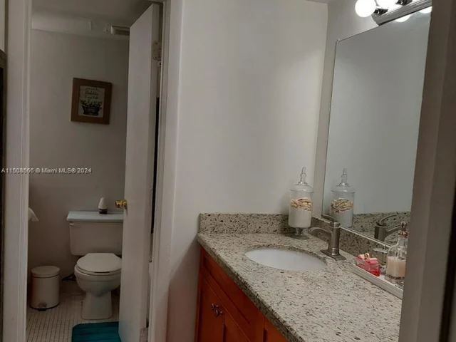 486 NW 165th Street Rd # 103, Miami FL 33169