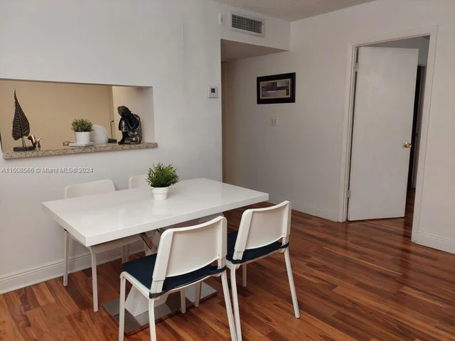 486 NW 165th Street Rd # 103, Miami FL 33169