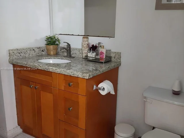 486 NW 165th Street Rd # 103, Miami FL 33169