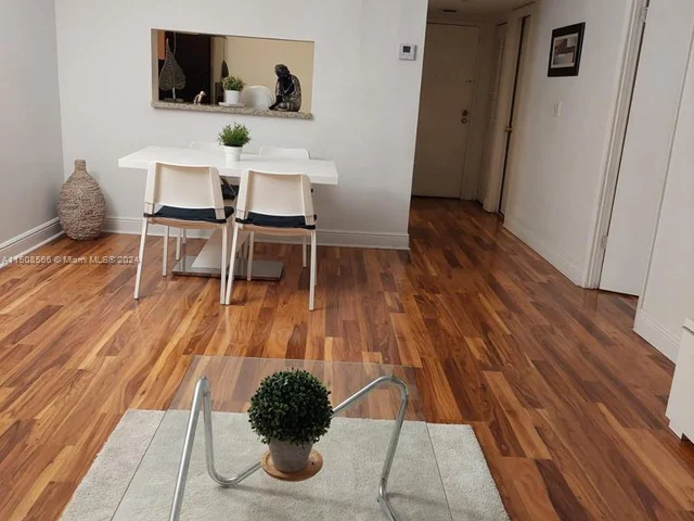 486 NW 165th Street Rd # 103, Miami FL 33169