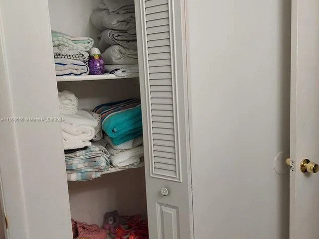 486 NW 165th Street Rd # 103, Miami FL 33169