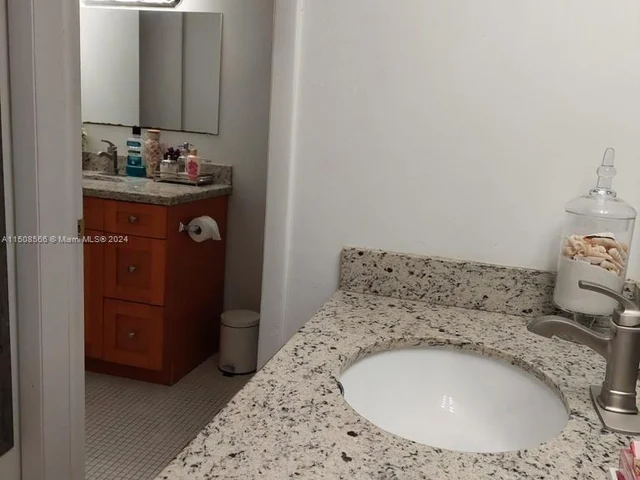 486 NW 165th Street Rd # 103, Miami FL 33169