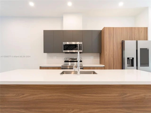 1118 NE 10th Ave # 1118, Fort Lauderdale FL 33304