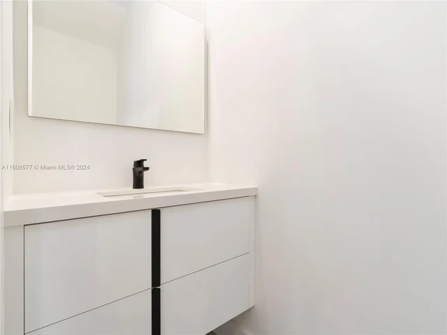 1118 NE 10th Ave # 1118, Fort Lauderdale FL 33304