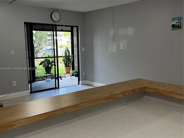 9668 S Belfort Cir # 101, Tamarac FL 33321