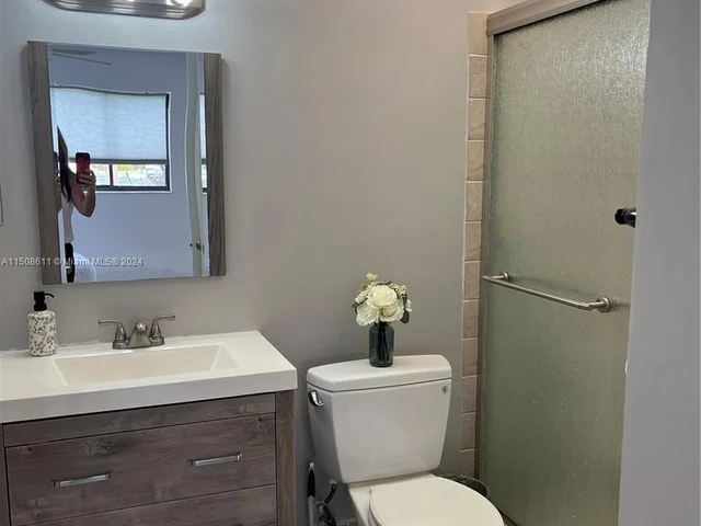 9668 S Belfort Cir # 101, Tamarac FL 33321