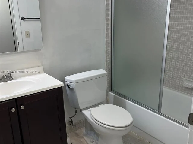 9668 S Belfort Cir # 101, Tamarac FL 33321