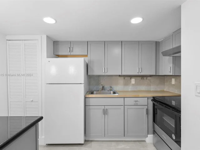 4335 NW South Tamiami Canal Dr # 107, Miami FL 33126