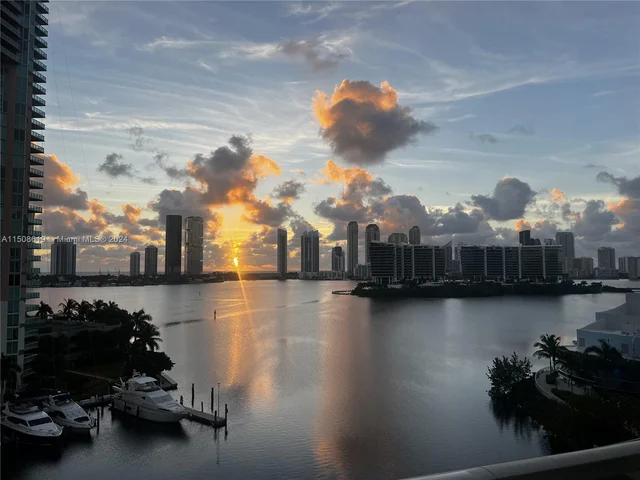 3330 NE 190th St # 912, Aventura FL 33180