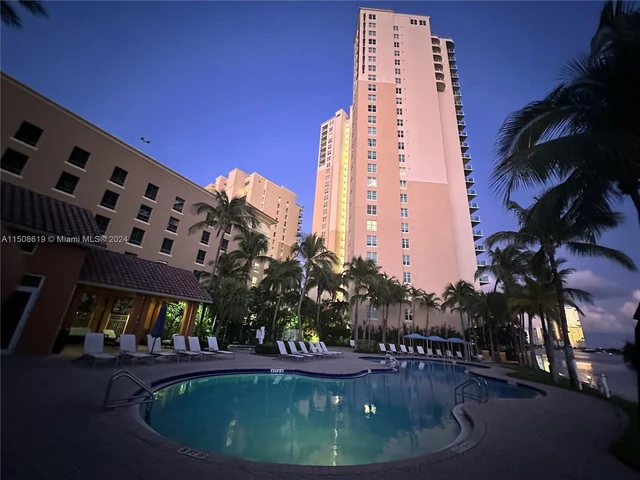 3330 NE 190th St # 912, Aventura FL 33180