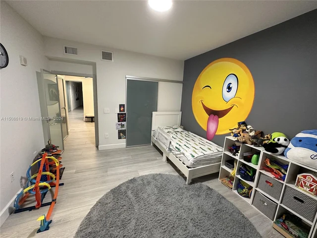 3330 NE 190th St # 912, Aventura FL 33180