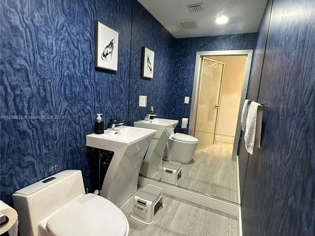 3330 NE 190th St # 912, Aventura FL 33180