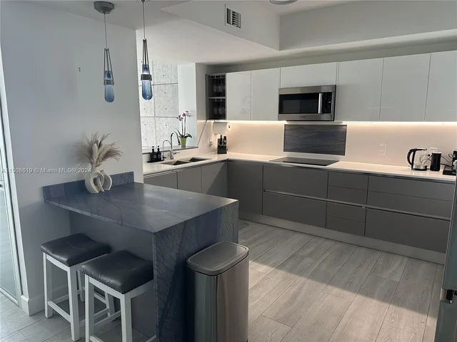 3330 NE 190th St # 912, Aventura FL 33180