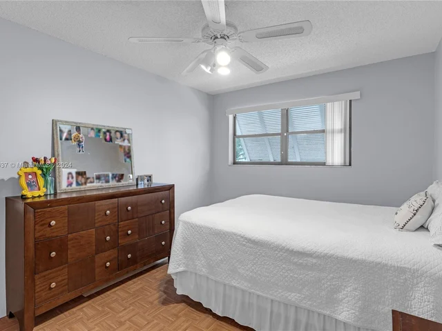 1450 NW 112th terr, Pembroke Pines FL 33026