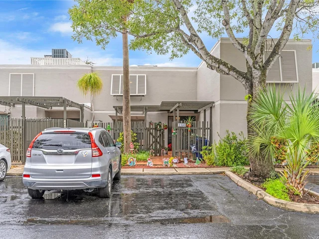 1450 NW 112th terr, Pembroke Pines FL 33026