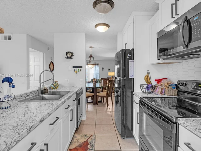 1450 NW 112th terr, Pembroke Pines FL 33026