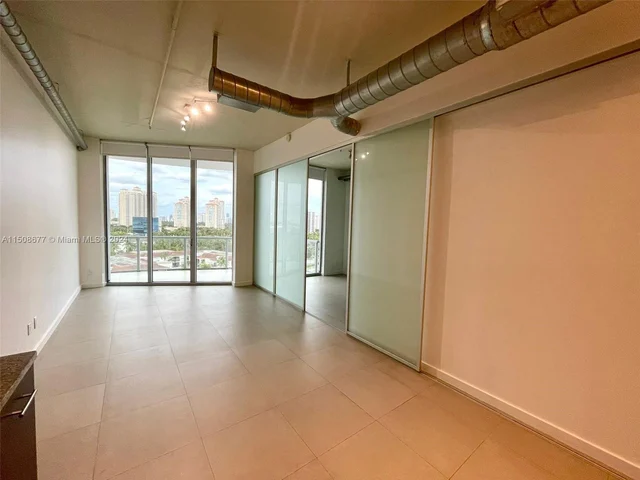 3029 NE 188th St # 811, Aventura FL 33180