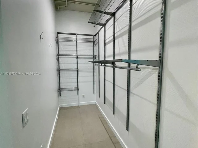 3029 NE 188th St # 811, Aventura FL 33180