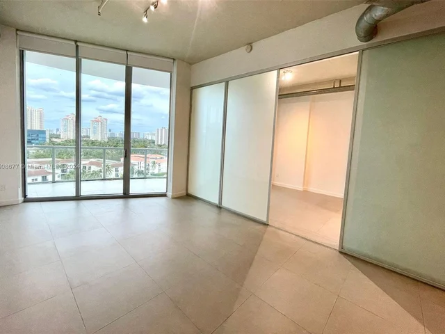 3029 NE 188th St # 811, Aventura FL 33180