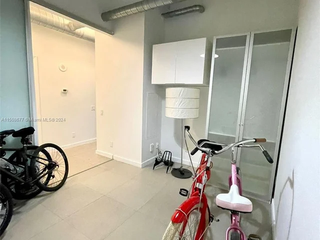 3029 NE 188th St # 811, Aventura FL 33180