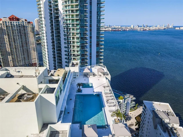 218 SE 14th St # 1904, Miami FL 33131